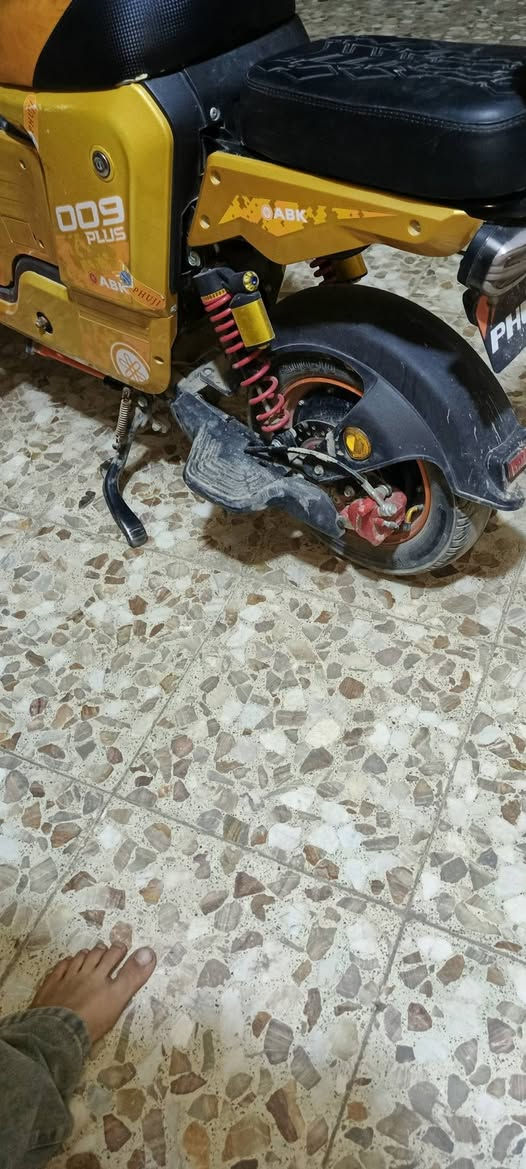 السلام عليكم دراجه للبيع اكس 900 وبيها نظام البنك ولايه ال ناصر وبيها زلغات قليله شاحنه شاحنه ومرايات وبايدرات وبطاريات جدد ودراجه ما بيها شيء نظيفه كل شيء شغل بيها كهربائيات كلها السرعه اربعه والمشي بالعداد 1006 وسعر الدراجه 550 وبيها مجال ويتفضل على هذا الرقم***********
