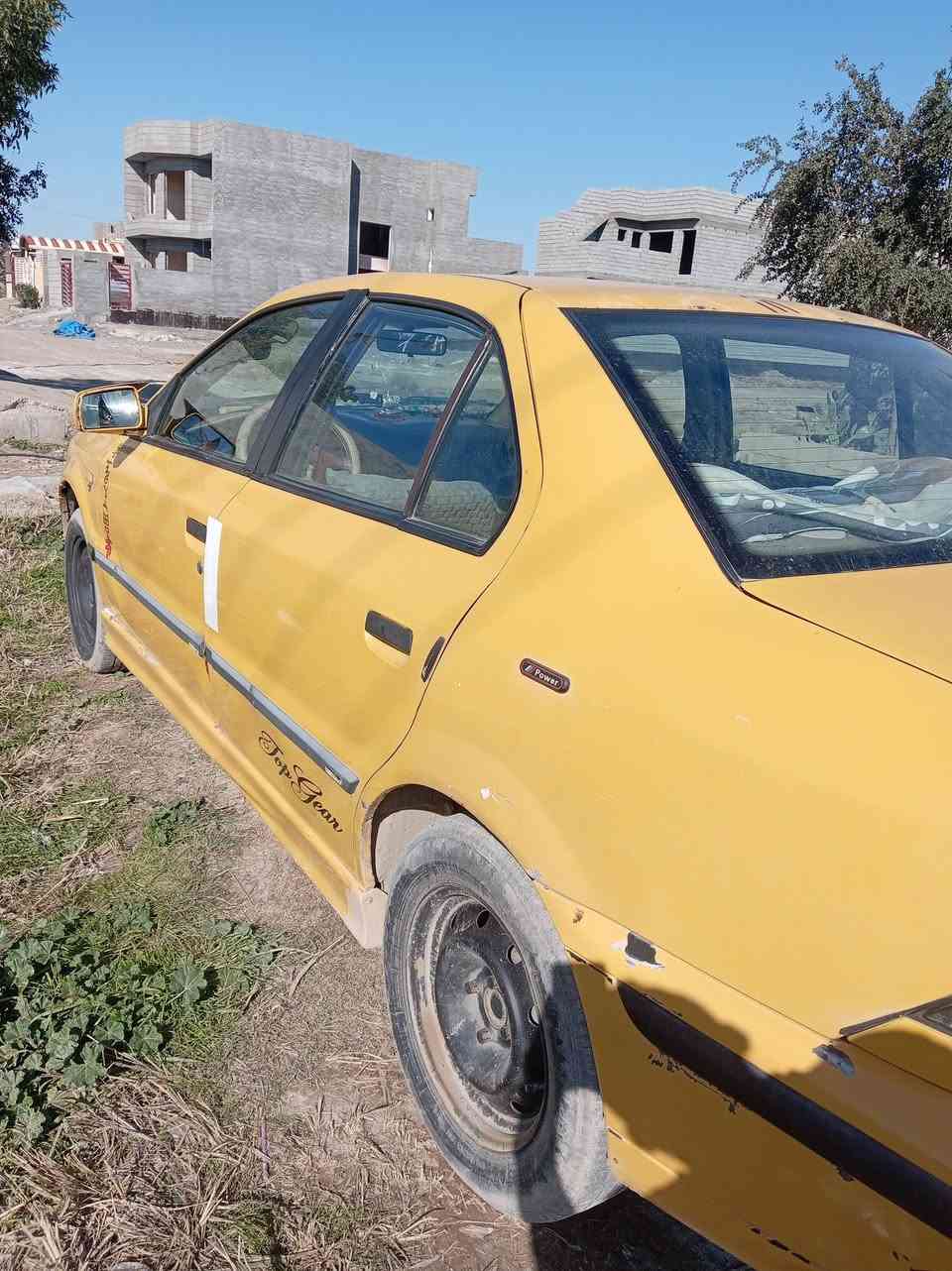 سلام عليكم سمند موديل ٢٠١١ بغداد كير نضيف محرك جديد مصفره هيئه وغرامه تايرات نضيفه مسجل جديد ارضيه جلد داخل نضيف  السعر ٢٧ وبيها مجال ديالى الخالص ***********
