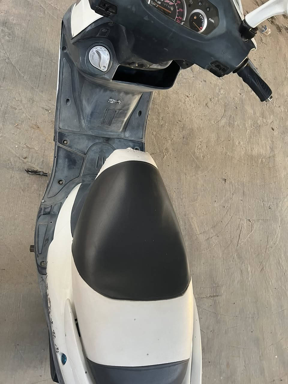 مكلف بالنشر صاحبه متوازي عليهه 
دراجه سايم للبيع نضيفه حيل ياباني السعر ٣٥٠ بدون أرواق مكفوله من  السرقه 
العنوان شارع ٢٠ اتصال ***********
