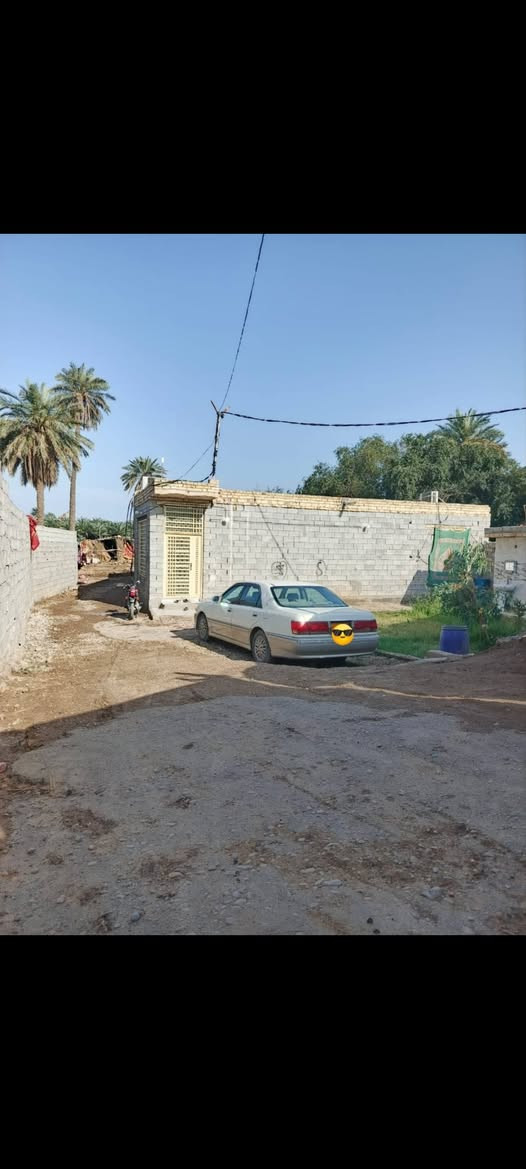 دار للبيع شاطيه بناء 250متر المساحه الكليه نص دونم طابو 25 العنوان العماره حي العسكري ***********
