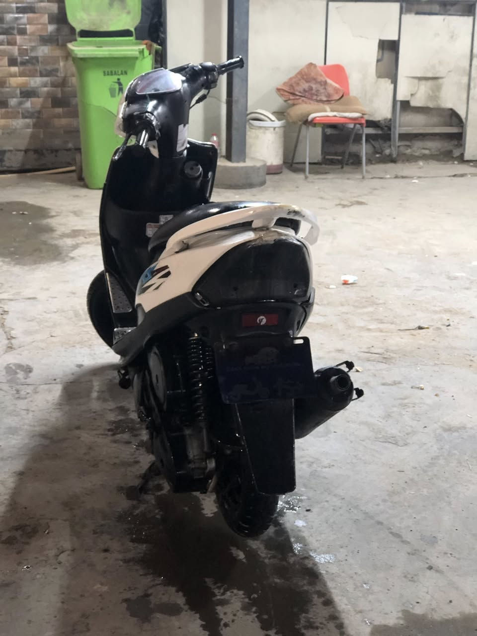 سلام عليكم الدراجه للبيع الدراجه نضيفة مامفتوحه 
سعر الدراجه 800 وبيها مجال 
الرقم ***********
