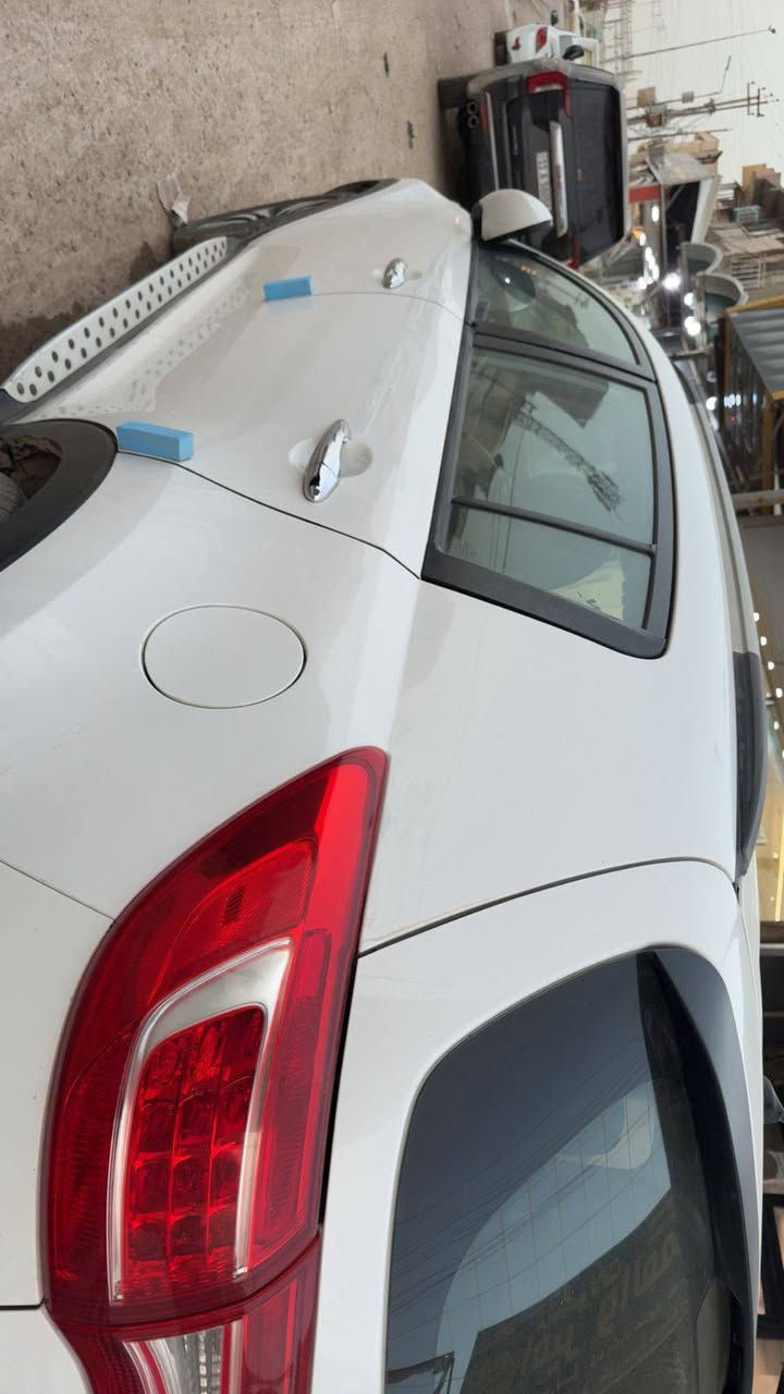 السلام عليكم
سبورتج 2011 خليجي
بيه شبر بحوملغ الصدر والباقي سياره كفاله عامه 
المواصفات:
تحكم ستيرن 
مثبت سرعة
رقم اربيل 
السيارة بأسمنه
كشنات جلد
جكمچمة تبريد 
تخم تايرات جديد
تبريد والتدفئة شغال
كاميرا خلفية 
المعرفة السعر اتصل
للاستفسار ***********
