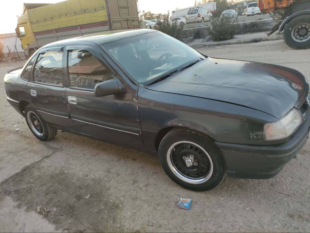 سەرەتا بەناوی خوای گەورە 
ئۆپڵ ڤیکترا 
ئاڕمی کۆنی سلێمانی و سەنەوی جنوب 
مۆدێلی 92 
مەکینەی 18 
گێڕو مەکینەی بەشرت 
خایسو لێدراوی نیە 
بۆیاخێکی زۆر جوانی بۆکراو 
لایتو بەگلایت مەزبوت 
گەرمی ئیشەکات 
سڵاید 
هەیکەلی زۆر جوان 
چوار تایەی زۆر باشی لەسەر 
بۆفرۆشت 25گڵاو مەجال 
گۆڕینەوەش ئەکم لەسەر دڵ گرتن 
لەتاکیم 
*********** شمشمل, السليمانية
