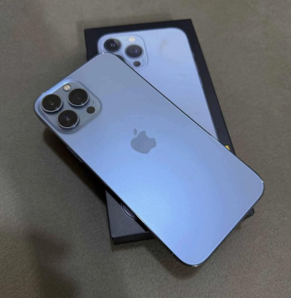 ايفون ١٣ برو ماكس  ذاكره ٢٥٦ بطارية ٨٤ مامفتوح  السعر ٦٦٠ وبي مجال مكاني حي العامل  للاستفسار واتساب او اتصال. ***********

