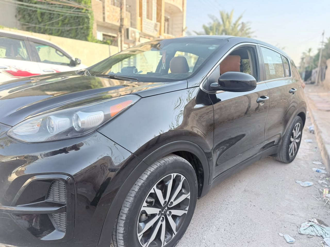 كيا سبورتج ٢٠٢٠ وراد امريكي.
حادثها (بابتين جهة السكن ) بدون دواخل 
محرك ٢٤٠٠ gdi 
بصمه تشغيل واطفاء 
تشغيل عن بعد 
تخم تاير جديد 
 رادار امامي 
رادار خلفي 
تحديد مسار 
توقف  عند اقتراب من سياره
شاشه حجم كبير 
كامره خلفيه 
تحكم ستيرن جهتين 
مثبت سرعه 
سياره نضيفه من كل نواحي 
سعرها( ١٥٠ )ورقه 
مكان السياره بغداد 
رقم الهاتف ***********
