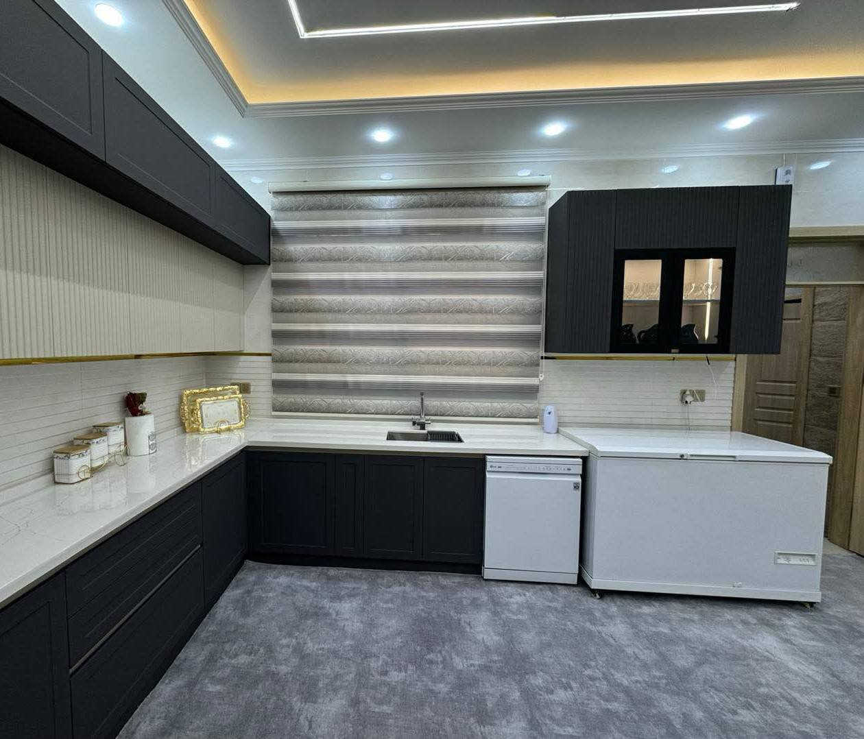 لتكن احلامك أكبر من مخاوفك ولتكن افعالك أعلى صوتا من كلماتك
عالم المطابخ 
"استمتع بمزيج مثالي من الأناقة والعملية في مطبخك!                                        
تصميم عصري بخامات عالية الجودة يعكس جمال التفاصيل وراحة الاستخدام. ✨🍴 
مع عالم المطابخ يتم تصميم مطبخك بعناية
📍العنوان - العماره -ميسان 
قطاع 28 جهه الكفائات مقابل اسواق الشمس 
***********
اوقات العمل من الساعه 10 صباحا الى الساعة 10 مساء عمارة, ميسان
