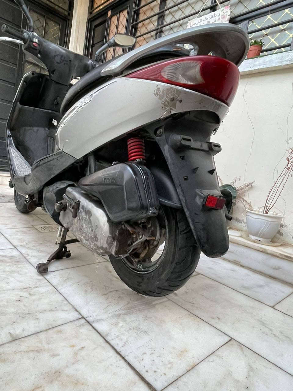 السلام عليكم دراجه ابريز الدراجه خير من الله مكينه اتخبل كهربائيات كلها شغاله دبلات شغاله تايرات جدد شلعه ومعدل حلوه الدراجه اتخبل  السعر (٦٥٠) العنوان (بغداد /الكريعات) رقمي /***********/
