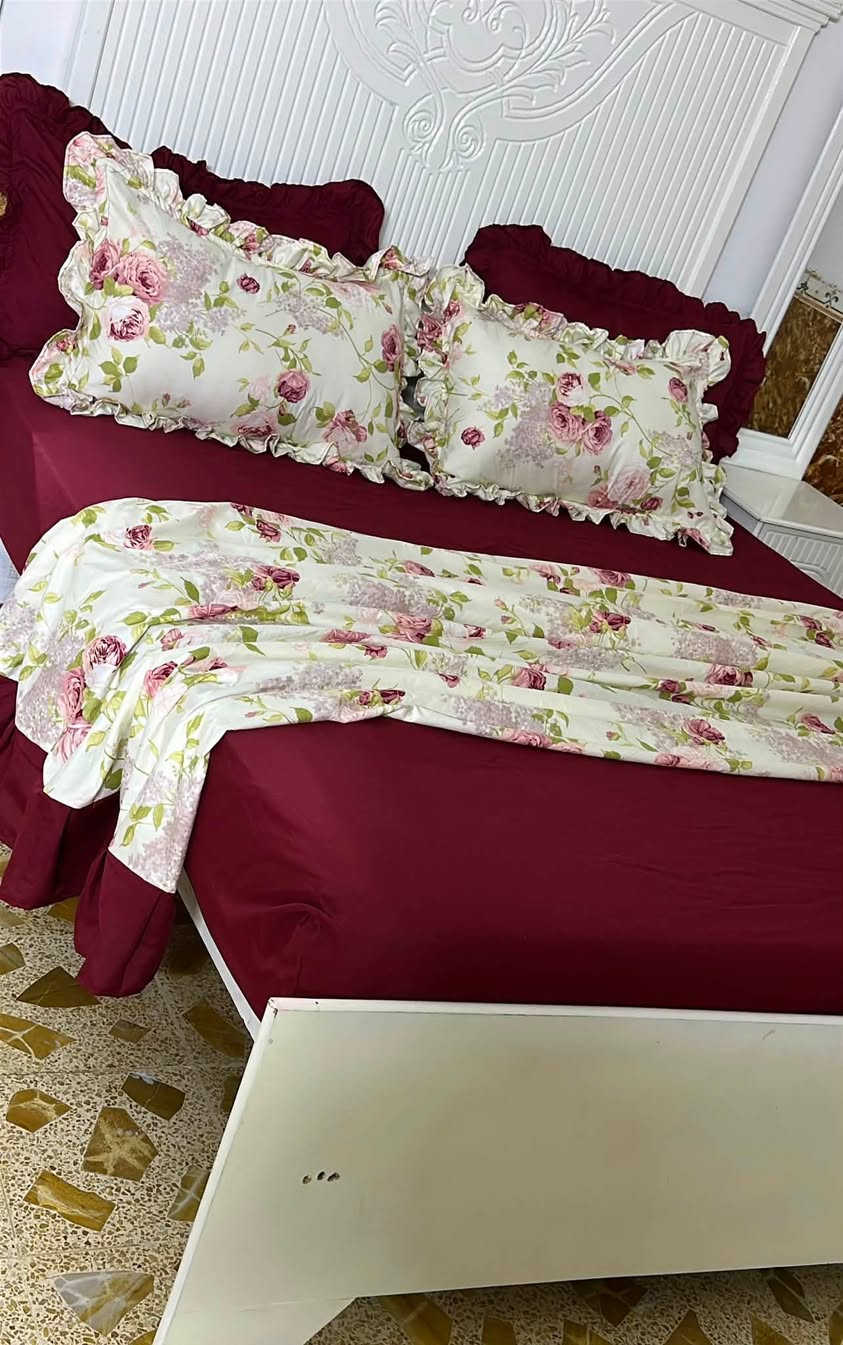 فرشات خياط تصميم تركي 
مكون من 7قطع 
4مخاد +تلبيس داير ماداير لاستيك+غطوه 200*280+كوشه
نوع القماش اماراتي درجه اولى 
متوفر توصيل رميثه فقط 
ام علي للخياطه 🥰😍


**إذا كنت صاحب هذا الإعلان وتريد حذفه لأي سبب، رجاءا أرسل رسالة إلى الدعم الفني**