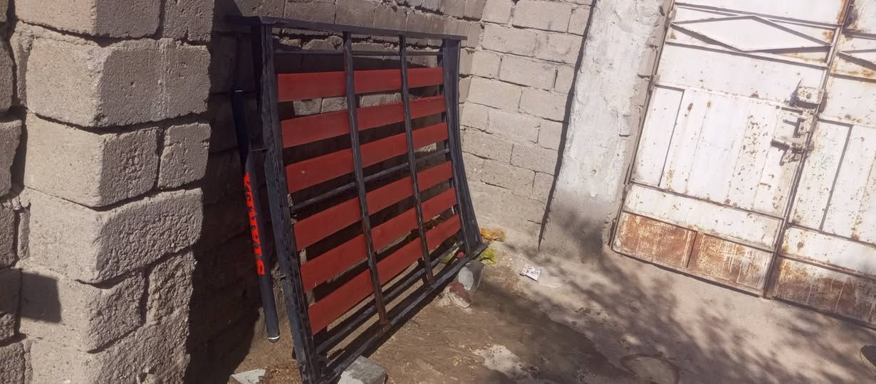 سيباية ناصية جديدة توني شتريتها وبعت سيارتي ونزلتها., السعر140 وبيها مجال للتواصل ***********
