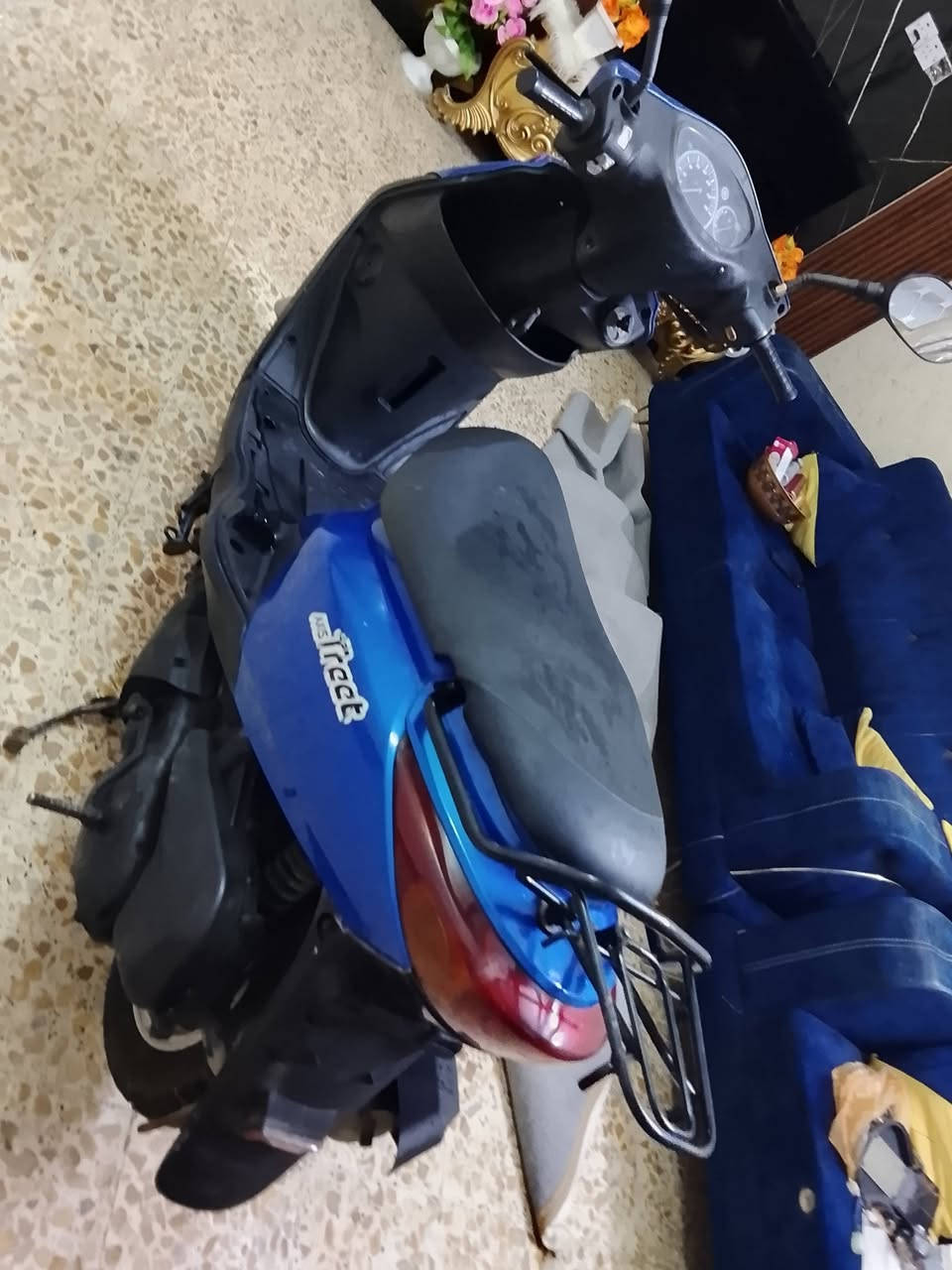 اكزز نوزل ياباني سكليتر خطين كله شغاله اي نقص مابيه نضافه فول دراجه جديدة لوك السعر 675 بغداد المشتل ***********
