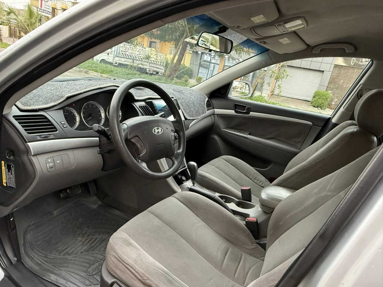 سيارة سوناتا وارد امريكي 2010 
شرط كير محرك صدر امامي خلفي جاهزها اربعه تايرات جددت سنويه وارقام جديده تحويل مباشر. جاملغ بونيد امبدل بدون دواخل وقطعتين كلير امريكا سعر 119 
***********
