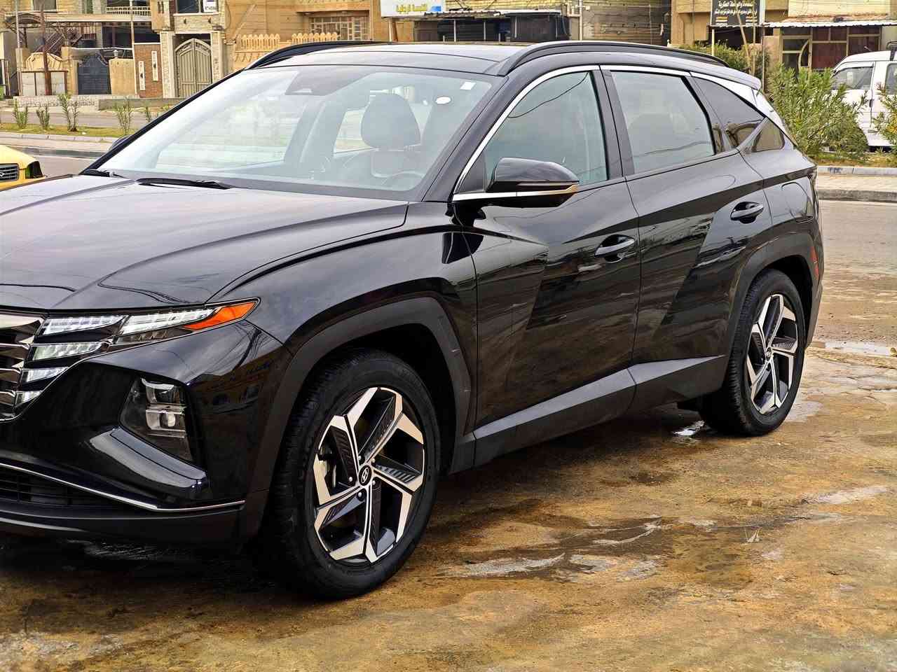 السلام عليكم للبيع توسان2023 فول(1/1)
السياره وارد امريكي واعلئ فئه ام الريمونت تقدم وترجع
رقم بغداد دولي باسمي تحويل مباشر 
محرك 2500 بنزين فقط المرغوب صاروخ 🚀🚀
ماشيه 51 الف 

السياره حادثها بالويل فقط 👉 
ومن دخلت للعراق وبعد الفحص طلع بيها ثلاث قطع كلير 
البابتين عكس السائق وباب السائق فقط والباقي مكفول 

محرك وكير مكفولات اسبانه ماممدوه عليهن شرط 
السياره جديده وجاهزه وبعدها بريحه الشركه 
العنوان بغداد حي الجهاد 📌📍
للاستفسار/ *********** واتساب او اتصال
