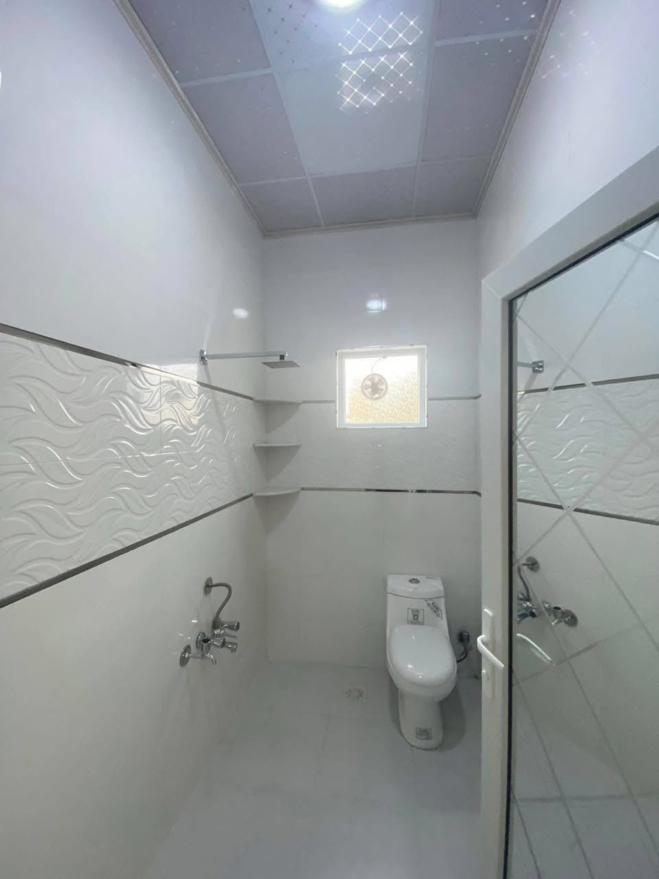 للبيع🚨
دار سكني سند طابو ملك صرف
المساحة   100  Ⓜ️  واجهة 5  Ⓜ️ زيرو 0️⃣0️⃣
📍الموقع:حي السماح الاولى
يتكون طابقين 
ط١ مطبخ استقبال هول غرفة نوم صحيات
ط٢ غرفتين نوم هول صحيات
——————————————————————
📌عمار الهزاع للعقارات والبناء
📍موصل /حي السماح/ قرب جامع طه
🙋 للاستفسار زيارتنا أو الاتصال
☎️ على الارقام التالية :
***********
***********
