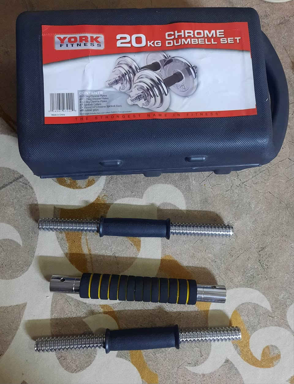 @صندوق دمبلص حديد ٢٠ كيلو للبيع الاستفسار رقم *********** كربلاء
حي ضباط الاسرة /كربلاء 

 على ٤ حديد ٢ونص كيلو  

على ٤ حديد ١وربع كيلو 

على ٤ حديد نص كيلو 

٢ مسكات ومسكة للربط بينهم 

مستعملة فقط شهر جديدة ما بيها شيء / السعر ٤٠ الف وسعرها الاصلي ٧٠ الف اللهم فقط فرق السعر للاستعمال
