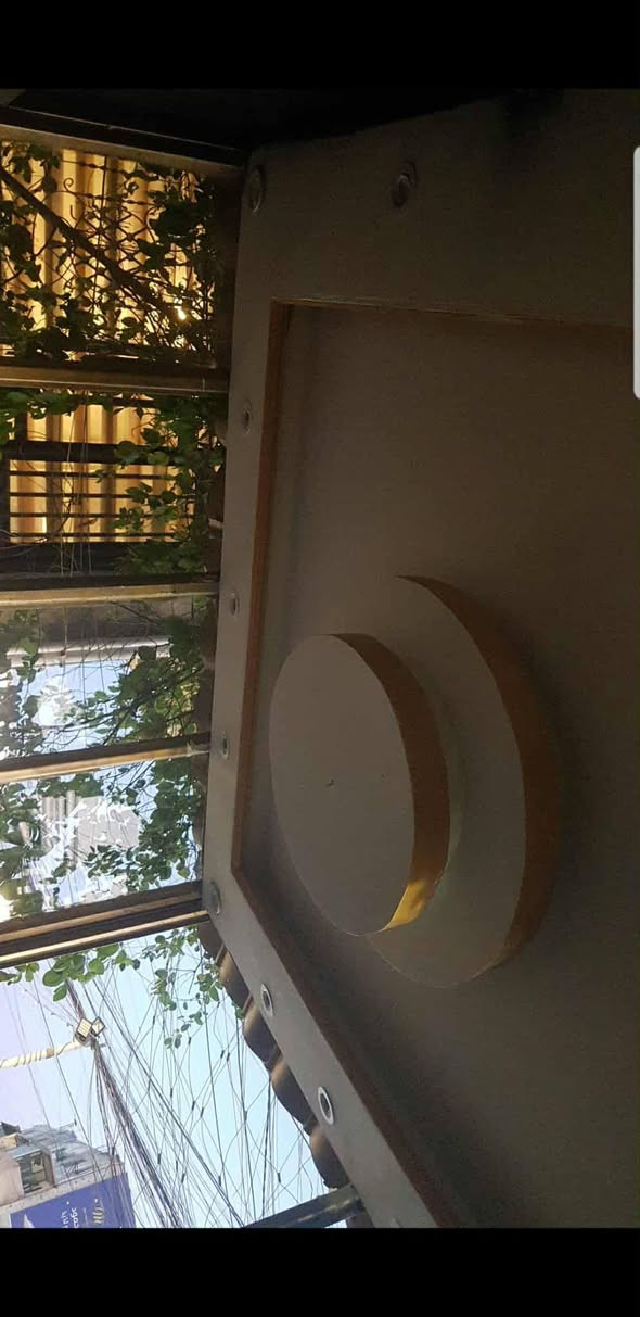 كوخ مطعم متنقل او ثابت كامل من كلشي ديكور جبسمبورد كهربائيات كامله
نواعم مال بيتزا ويا فرن كهربائي قياس ٧٠ الداخل حجر ويا براد عامودي هديه ويا ميز ستل ستيل قياس متر ٢٠
السعر مليون وربع *********** بي واتساب
