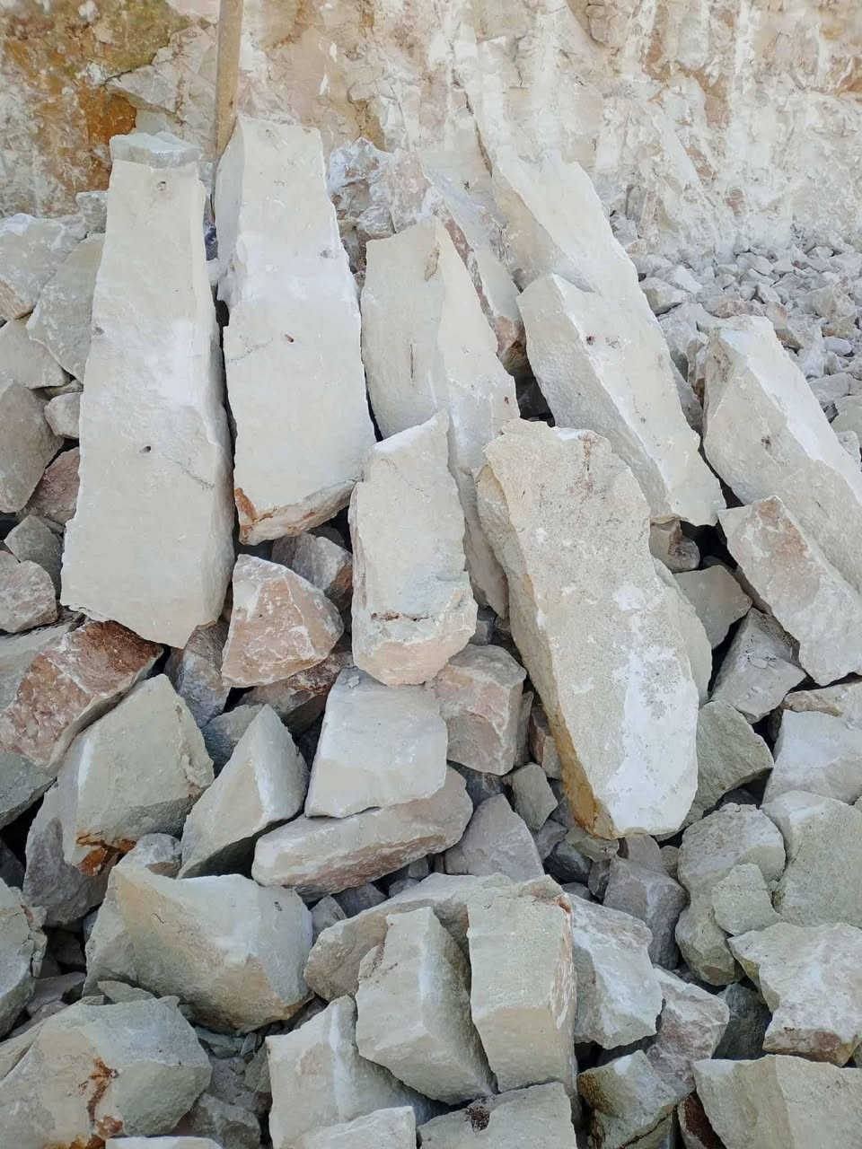 سلام عليكم حجر رمل جصر أسعار مناسبه ***********
