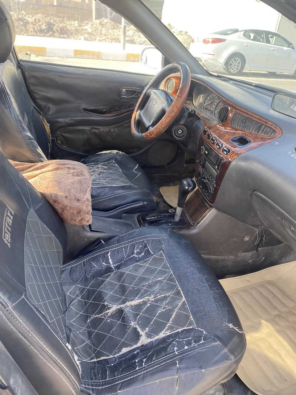 سلام عليكم سياره دايو  محرك ٢٠٠٠كير أوتوماتيك رقم القادسية خصوصي مكان ناصريه مركز ..السعر ٢٥. وبيهه مجال رقم ***********
