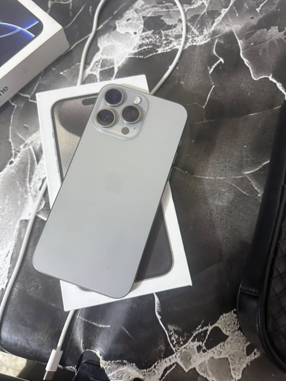 15برو ماكس ذاكره ٢٥٦ بطاريه ١٠٠ مكفول من كلشي زلغ مابي 
سعره مليون و٥٠ قفل مكاني مدينه صدر ***********
