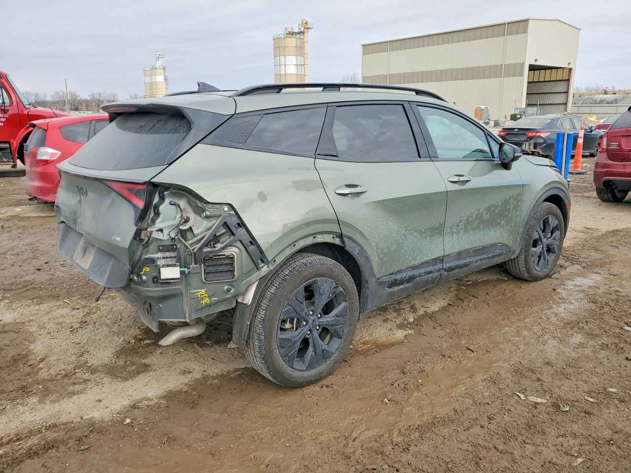 🚨 تنويه مهم
هذه السيارة معروضة في المزاد الأمريكي 🇺🇸
والمزايدة والشراء تتم عن طريق مكتب الباخرة للمزادات 🇮🇶
🔥 تدخل بكتاب الشهداء
───────────────
🚗 نوع السيارة:2025 KIA SPORTAGE X LINE
📅 تاريخ المزاد:الخميس 26-03-2026
💰 السعر: يتحدد داخل المزاد
📊 الممشى:13442 ميل فعلي
🛠️المحرك: 4 سلندر / 2.5 لتر
───────────────

🔥 مجاناً مجاناً مجاناً
📄 تقرير كارفاكس مجاني بدون أي مقابل
───────────────

🚗 سحب السيارة خلال 24 ساعة من وقت التسديد
💸 حسابات مخفّضة وعمولات أقل من السوق
───────────────

🚢 الشحن متوفر من:
🇺🇸 🇨🇦 جميع الولايات الأمريكية والكندية
➡️ شحن مباشر إلى العراق
➡️ العقبة – جبل علي – ميرسين
───────────────

🛃 تخليص كمركي كامل من ميناء أم قصر
🏔️ تخليص كمركي إلى إقليم كردستان
🇯🇴 شحن مباشر إلى عمّان (العقبة)
🇹🇷 شحن إلى ميناء ميرسين – تركيا
───────────────

🏢 فروع الشركة:
📍 الفرع الأول: بغداد – السيدية – الإعلام
📍 الفرع الثاني: الإمارات العربية المتحدة – الشارقة – الصناعية 4
───────────────

👥 مجموعة البيع والشراء:
https://www.facebook.com/share/g/17pXXBgeeU/?mibextid=wwXIfr

───────────────

🎵 TikTok:
https://www.tiktok.com/@al_bakhera?t=8qGOLioZlVE&_r=1

───────────────

📞 للاستفسار والتواصل:
+9647739115599


**إذا كنت صاحب هذا الإعلان وتريد حذفه لأي سبب، رجاءا أرسل رسالة إلى الدعم الفني**