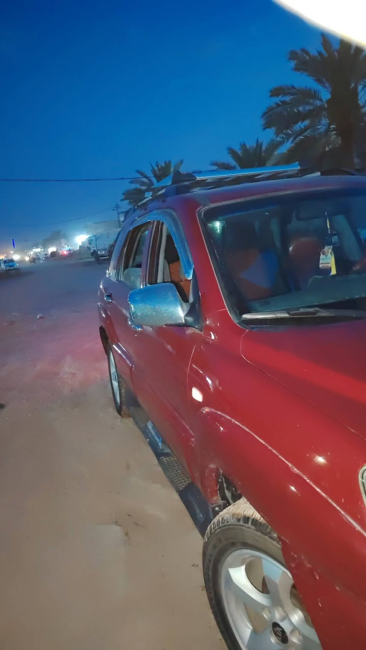 سلام عليكم سيارة سبورتج 2010البيع خليجي سيارة مكفولل كفالة عمامة  محرك 2000 اوتماتيك كلة شغال تبريد فتح بصمة سويج فتحت سقف بنرومة+شاشةجديد  ***********
