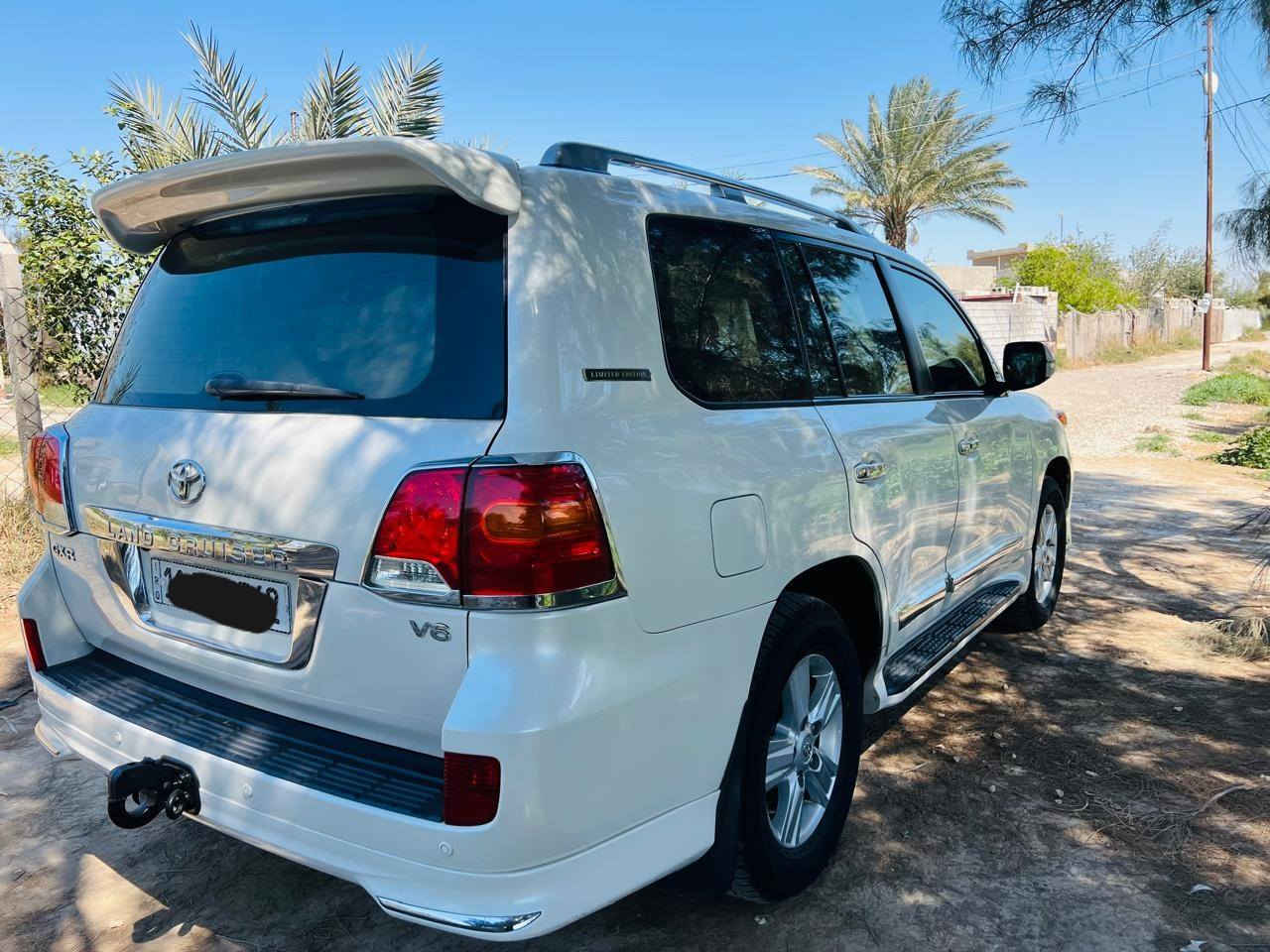 السلام عليكم للبيع لأندكروز موديل 2015 ابريم اصلي رقم بغداد الجديد دولي بسمي تحويل ثاني يوم مكفولة كفاله عامه
فول مواصفات 1/1
حساس امامي
حساس خلفي
بصمه تشغل
بصمه اوبواب
فتحه سلايت
كشنات جلد اصلي
كشن كهرباء اتلاث حركات
محرك 6 سلندر
تشغيل عن بعد
8 ايرباك 
زراكات لايت 
مري شفط و قلاب 
مثبت سرعه 
سبعه راكب 
ثلاث قطع تبريد 
تحكمات ستيرن كامله 
كامرة دوارة
مطفايه حريق 
وباقي مواصفات معروفه. 
ماشيه (95) إلف حقيقي شرط الفحص سعر السياره (400) $ورقه وبيها مجال مكاني بابل 
اللاستفسار على رقم *********** 
ملاحظة أنا مكلف بالنشر فقط.
