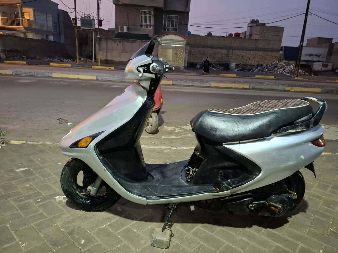 سلام عليكم فراشه شغاله وناعمه مفتوحه مره مكاني الاسكان شارع تاج الياسمين اتصال فقط مكلف بلنشر او واتساب ***********
