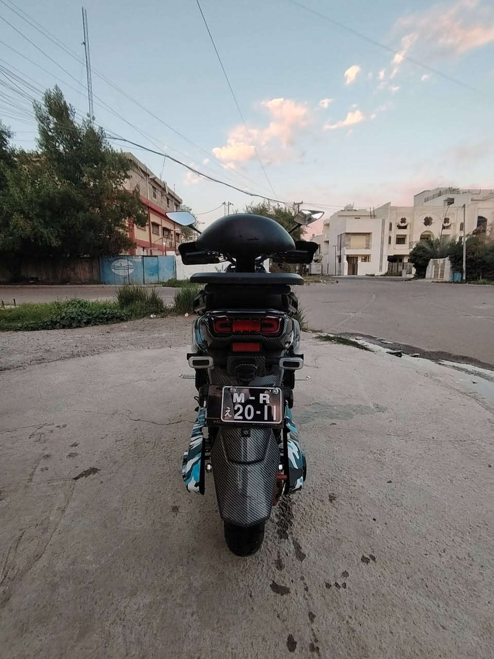 السلام عليكم
دراجه شحن نوع اباجي نوع بطاريه لليثيوم
موديل 2026
يوجد مع دراجه 3 صناديق 
سرعه دراجه 100 حقيقي
ملف 3000
يوجد بيه نظام مانع تزحلق
للاستفسار مراسله رقم ***********
