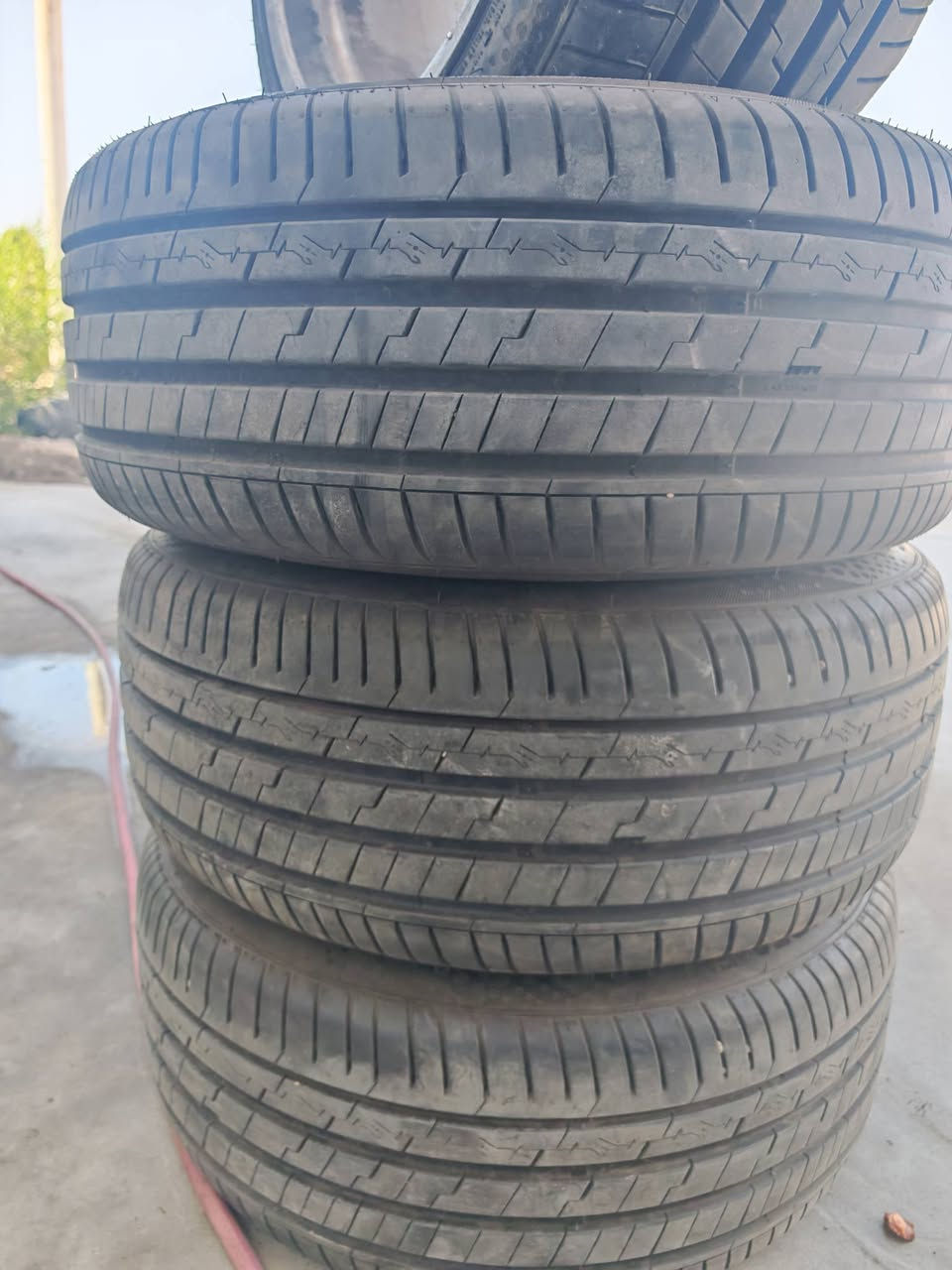 غراض صقر ويل اصلي شنايزر بي تخم تاير اندنوسي مستعمل شهر. تك من التايرات بي جغده بس يمشي طبيعي سعر الويل فقط يعني ماحسبت التايرات سعره٤٥٠ الف  وستيرن تحكم كامل بدون شريط سعره ٥٠ الف اخوتي اني مو ابو ادوات غراض زايده عندي ودعاميه بلادي مال 98 هم موجوده


**إذا كنت صاحب هذا الإعلان وتريد حذفه لأي سبب، رجاءا أرسل رسالة إلى الدعم الفني**