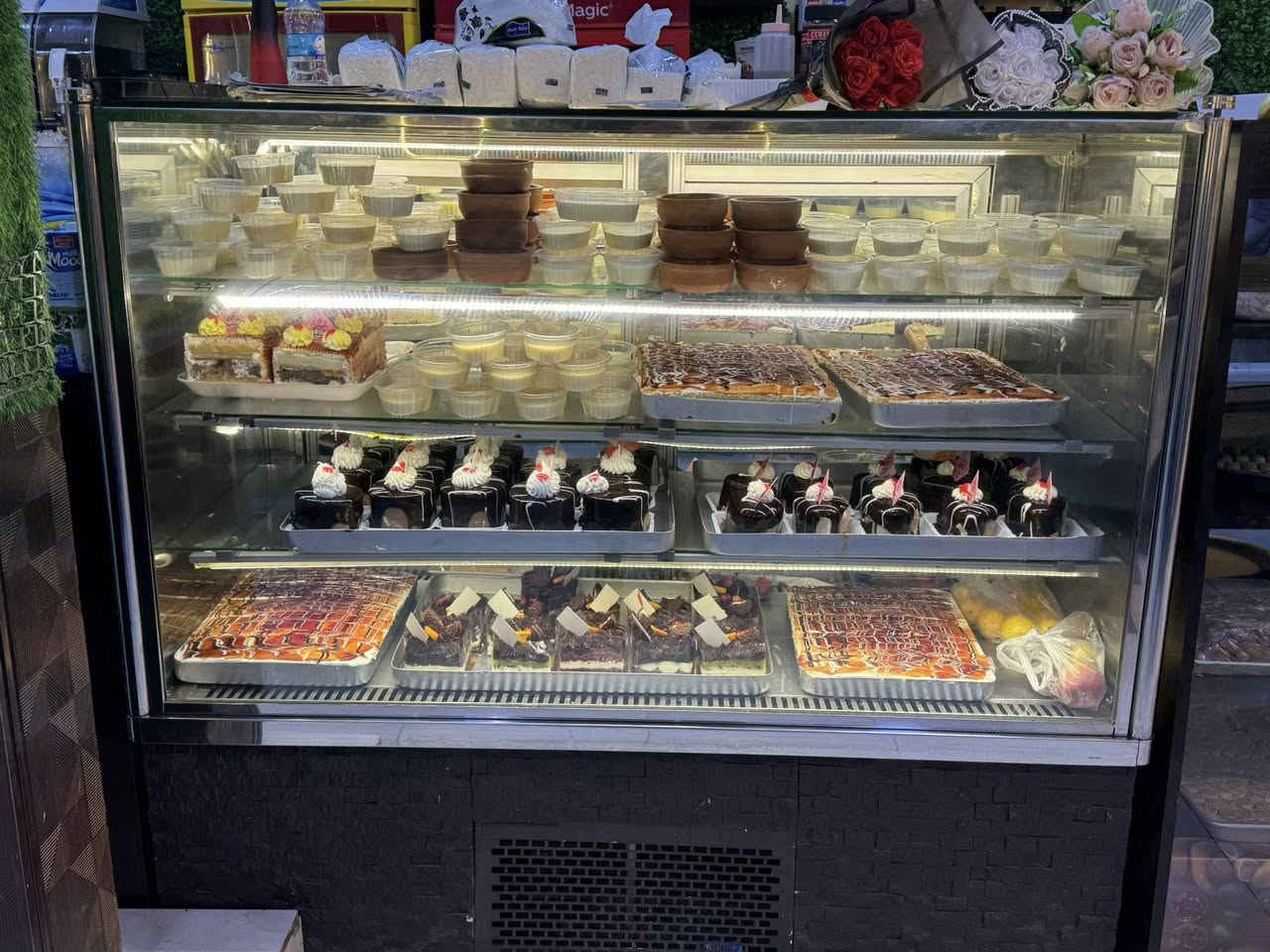 عارضه كيك تركي
نظام ايطالي و ماطور ايطالي و بيلادي 
نضافته فوول 
قياس 1.5 عرض و طول 1.5 
4رفوف  مسافه کبیر 
رفوف متحركه 
و ليد و مترب 
سعره 6و نص و بيها مجال 
مكان كركوك 
***********
***********
