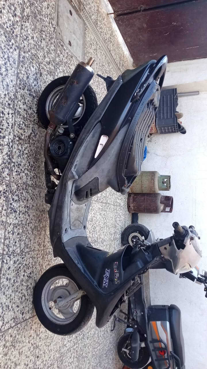 سلام عليكم للبيع ماكس يرادلهه ترتيب بيه صوت بل مكينه وخربطه بل كابريتر دراجه شغاله مكاني بغداد حي العامل سعر خاص رقم***********
