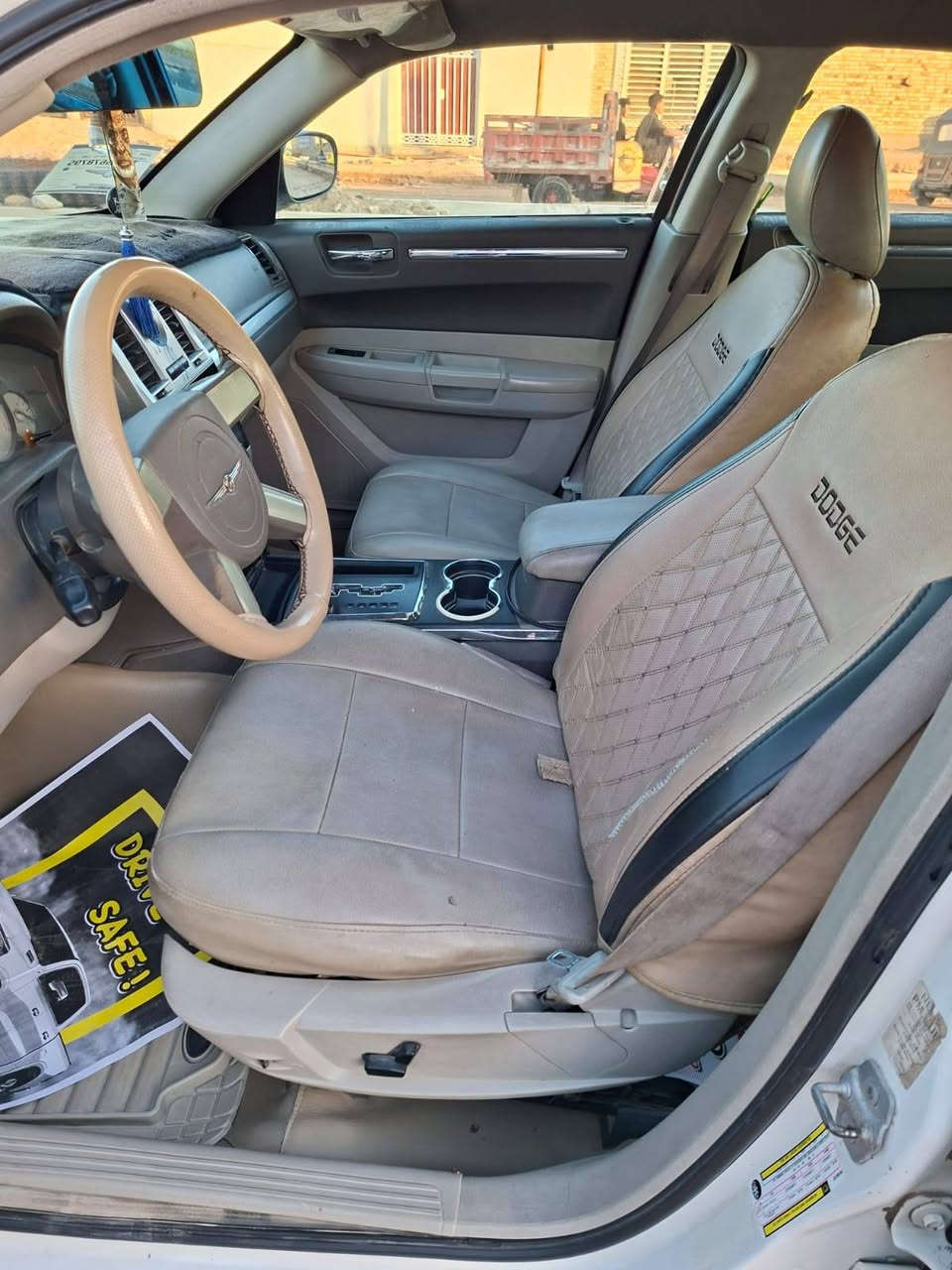 سلام عليكم اوباما 2010 باسمي مداور ثاني يوم الحادث موجود بالسونار السعر 130 وبيه مجال *********** الشراي الاتصال على رقم صاحب السيارة
