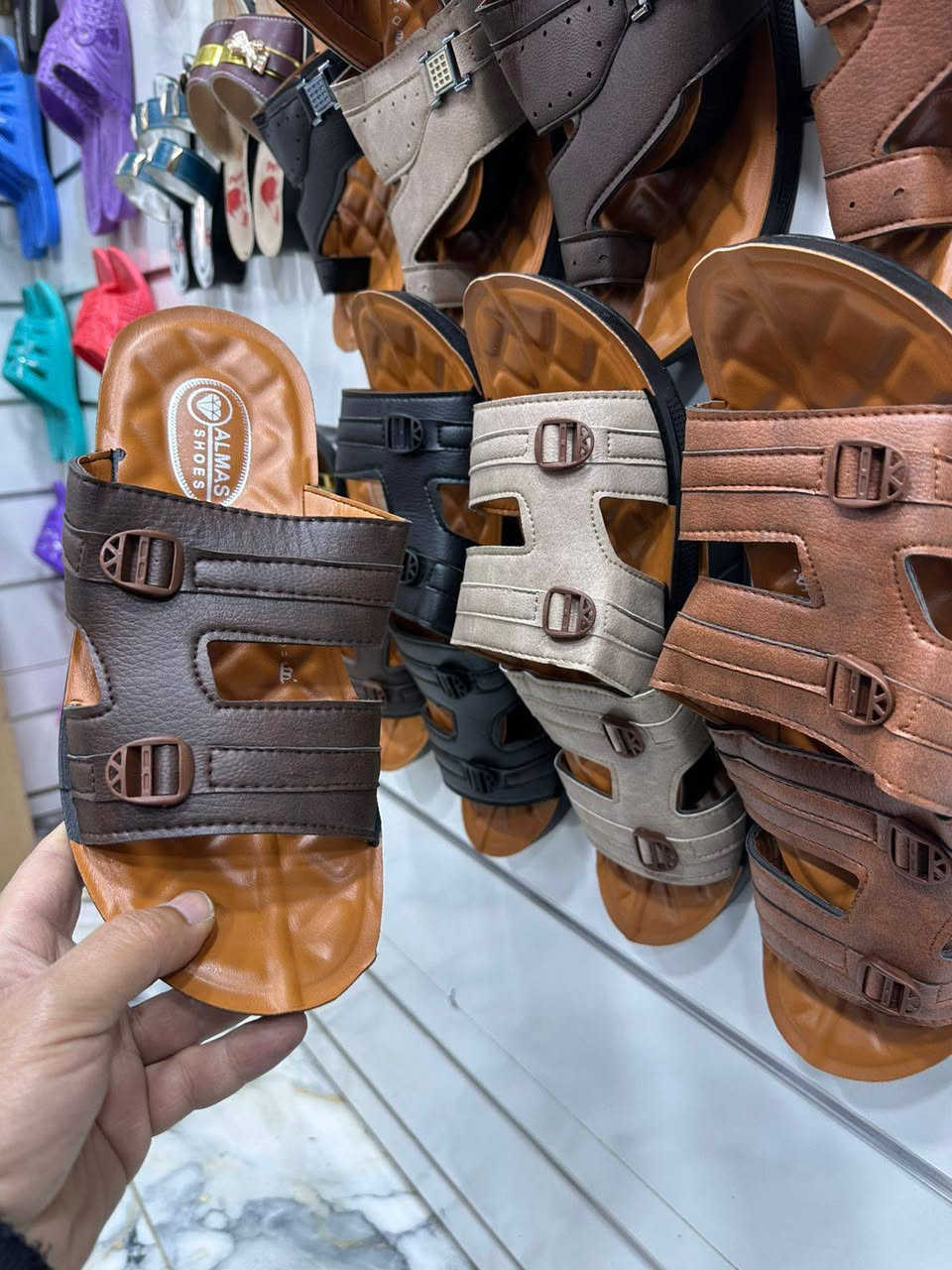 أحذية الفهد 🐆
جودة عالية... بأنسب الأسعار 🔥🔥🔥🔥

توفر لكم شركة الفهد جميع الموديلات وأفضل جودة 
تتوفر خدمة توصيل لجميع محافظات العراق🚚

راسلونا واتساب او اتصلو لترسل لكم باقي الموديلات والاسعار👇 ***********

نورنا في مقرنا في بغداد / بوب الشام / قرب الجسر الجديد
