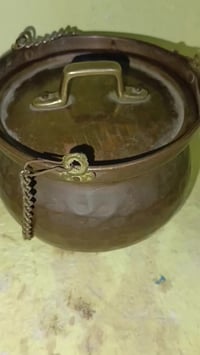 زينة نحاس • دلة صغيرة • علاقة ملابس نحاس