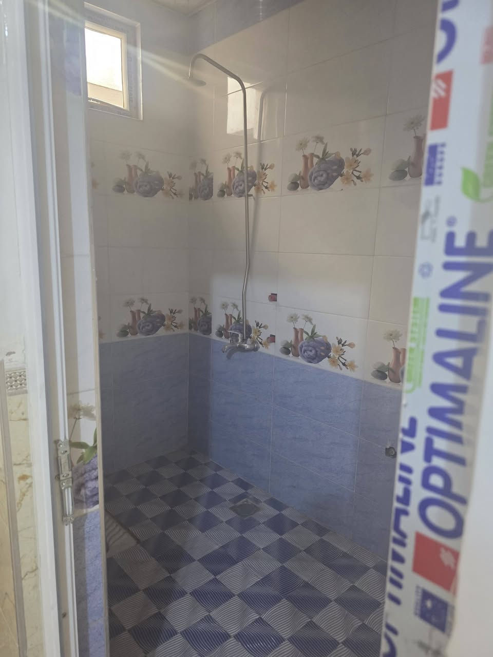 السلام عليكم 
يوجد مشتمل #للايجار 
#المساحه/125متر 
طابقين بناء حديث
العنوان/ الفلوجه حي الشهداء مجاور مجمع النخيل 
#السعر/350 الف قفل 
الاستفسار 
مكتب العزه للعقار 
***********
***********
