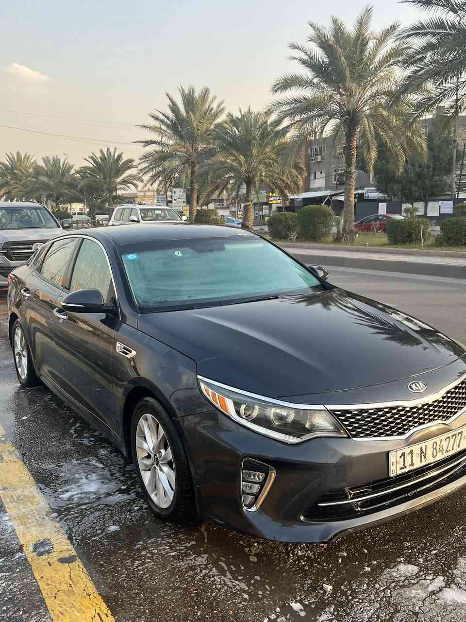 كيا اوبتما 2018 s 
وارد امريكي 
سياره حادثه دعاميه خلفيه 
وجاملغ وباب عكس السايق كلير من امريكا 
وبيه صبغ جاملغ امامي يعني 3 قطع 
سياره ماشيه 110 
موصفاته شاشه جبيره وكشن كهرباء اشاير بل مري لد خلفي 
رقم جديد 
كير مكفول مكينه بيه تبخير 
سياره بدون ايرباك بچم كبس 
بدون لغد بدون شاصي كله مكفول 
سعره 105
***********

