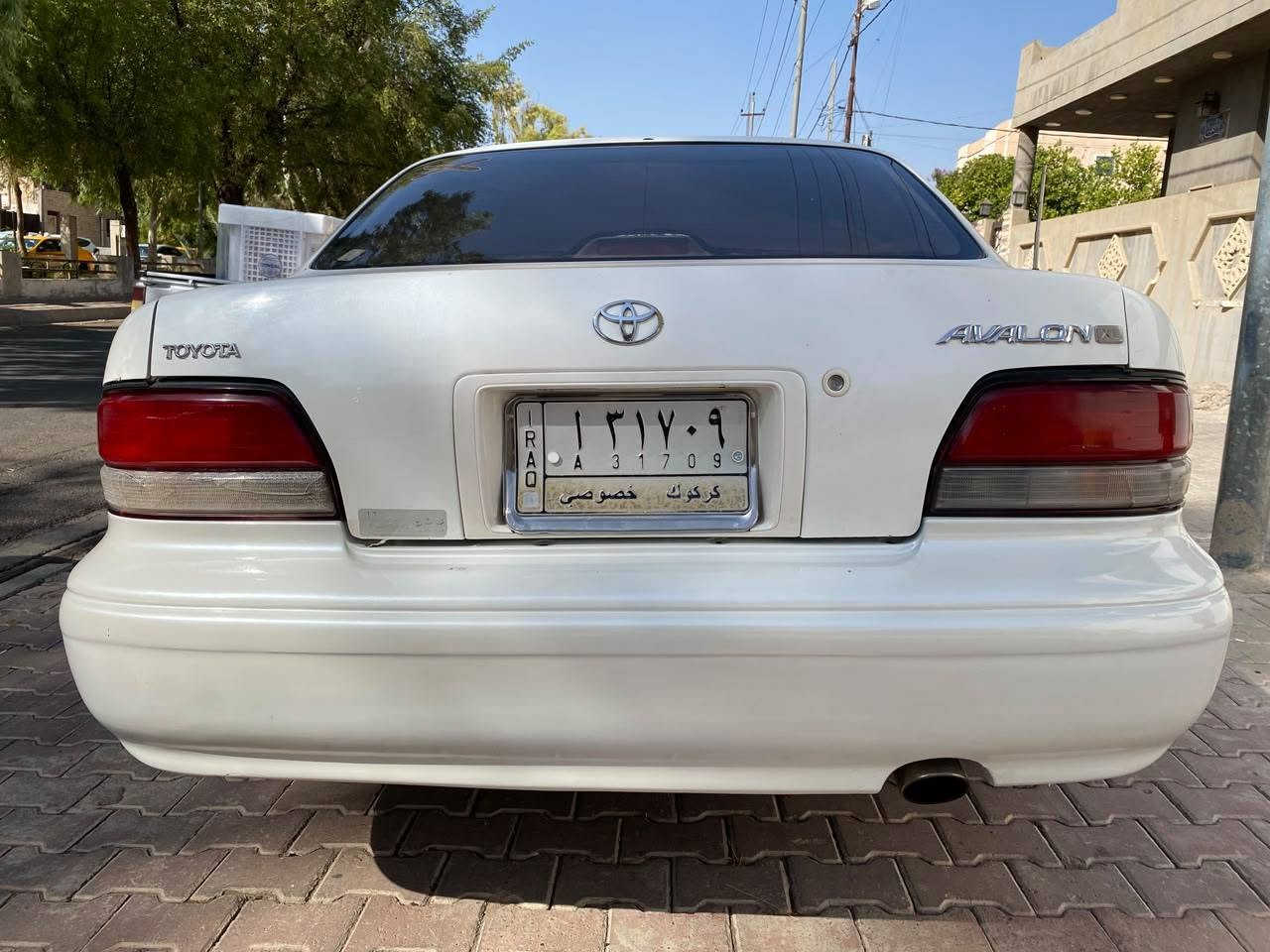 سلام عليكم
سياره افلون 
موديل 1995
بلاد مامحور 
دعاميات مصلحه
والسياره مابيه صبغ لونه بلادي 
وكلشي بيه شغال كهربائيات تبريد شغال 
***********
