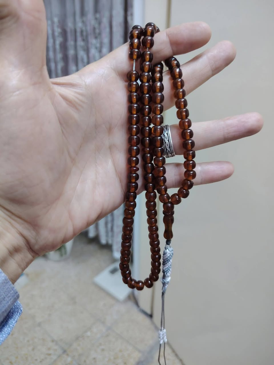 سندلوس باكستانيه قديمه ١٠١ حبه  وسطيه شامه دم  لون عسلي غامق كركوشه خليجيه الحجم  ٧،٥٠ ×  ٦،٥٠  ملم (( السعر  ٢٥  الف عراقي مع التوصيل  من الاخير بدون عمله رجاءا )) تواجد بغداد


**إذا كنت صاحب هذا الإعلان وتريد حذفه لأي سبب، رجاءا أرسل رسالة إلى الدعم الفني**