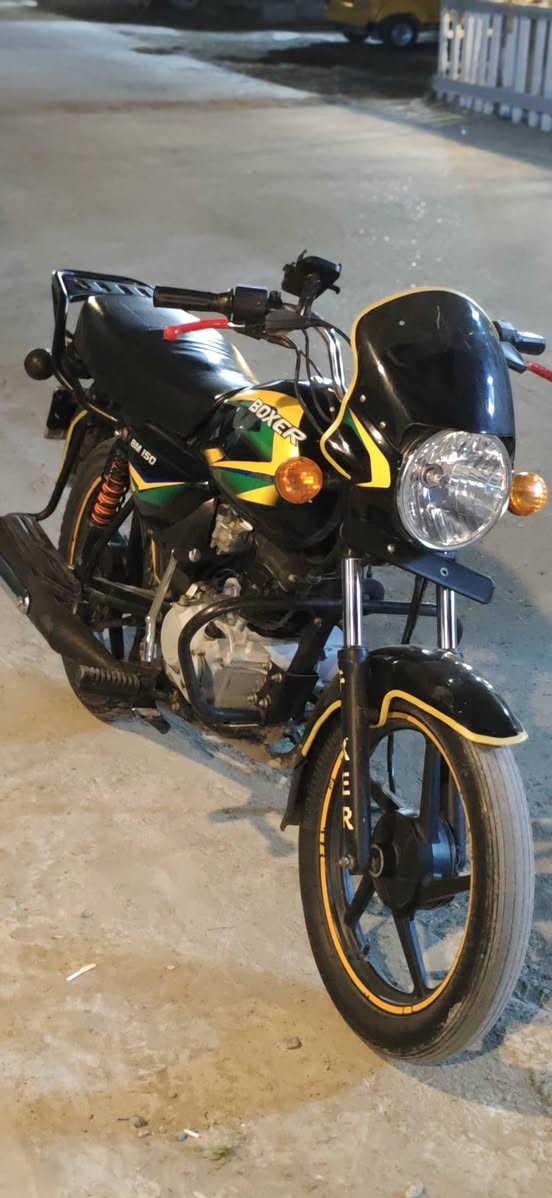 السلام عليكم بوكسر 21 للبيع نضافة شوفت عينك السعر خاص علق واني اجيك أو رقمي ***********
