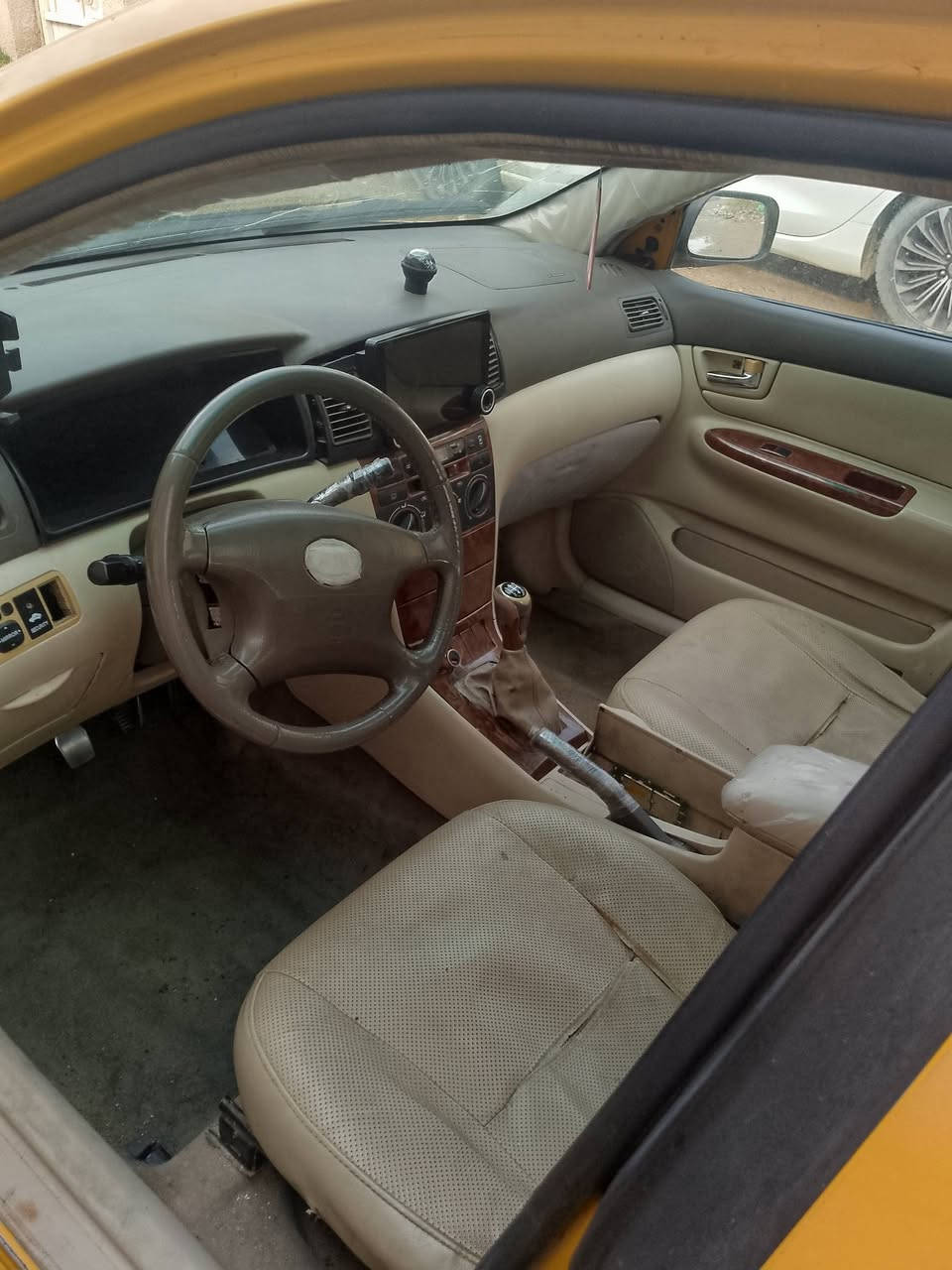 للبيع BYD. F3.  2011 مصفره هيئه وغرامات  رقم انگليزي سنويه لل28 بسمي. بيهه رصعه باب السايق ورصعه بجاملغ سياره مابيهه حادث تعمير هلالات تلگيط حداديه 85/100
تبريدهه ثلج كهربائيات كلهه شغاله وتمام محرك بي گازگيت وسابقا يصرف دهن السياره شغاله وتمشي بدايه گازگيت  سعر 38 مجال بسيط ***********
