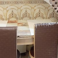 ميز طعام • ٣ كراسي • سعر مناسب