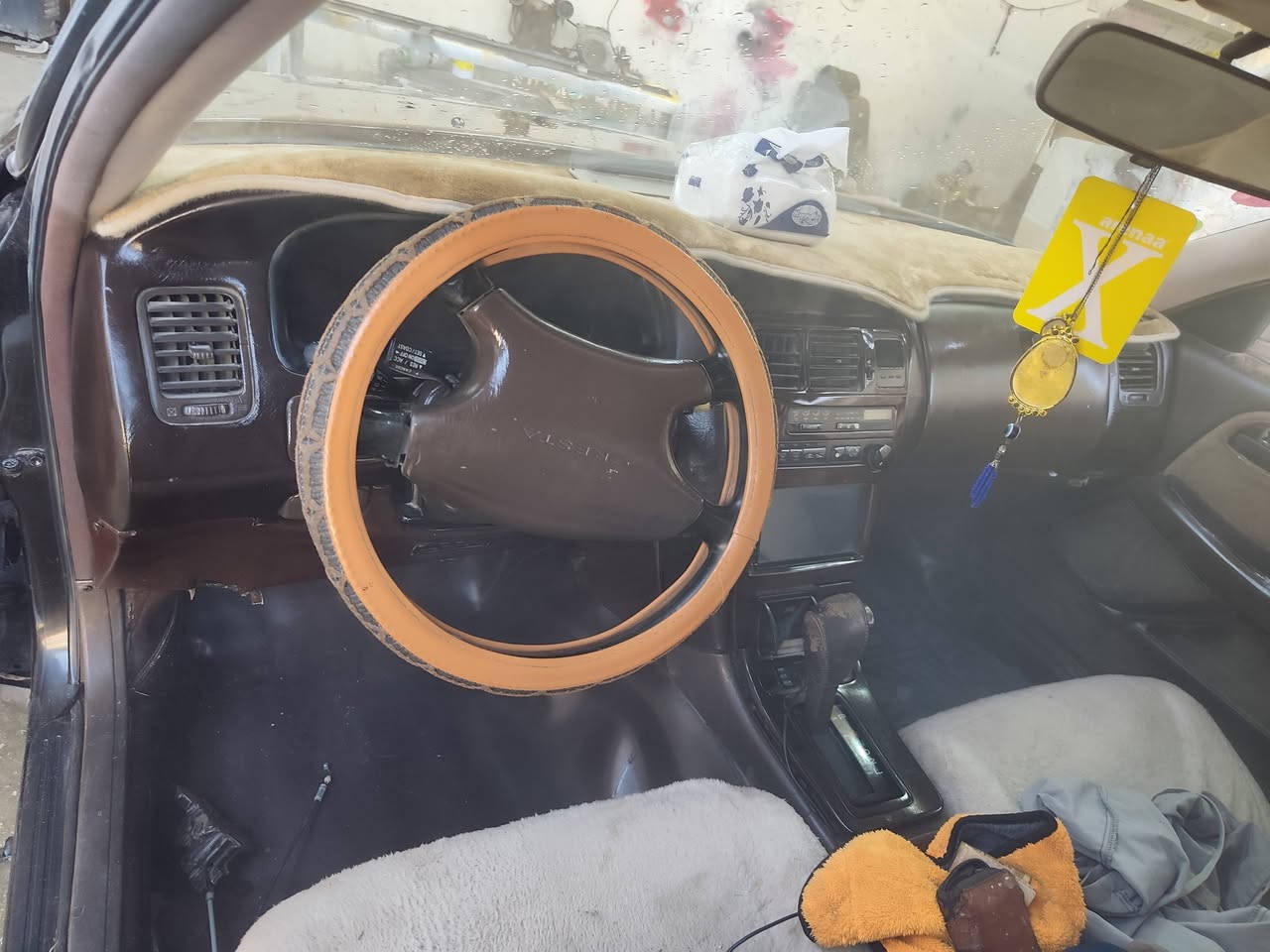 سلام عليكم كرسته مديل 2000سنويه 2030الون جوزي غير محدد توها معمره سياره تبريد سدر جديد بس الوره نص عمر حداده تخم تاير سياره حلوه ونضيفه مكفوله من نقل ولكصه معمره سياره     و حلو سياره مال جني سعر 48وبيها مجال قليل *********** /*********** مكينه 2ونص رقم بصره بسمي

