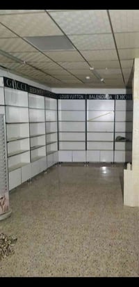 فاترينات للبيع اخو الجديد عدد ٧ السعر ١٠٠ الف الواحده تواصل على ٠٧٧١٤١...