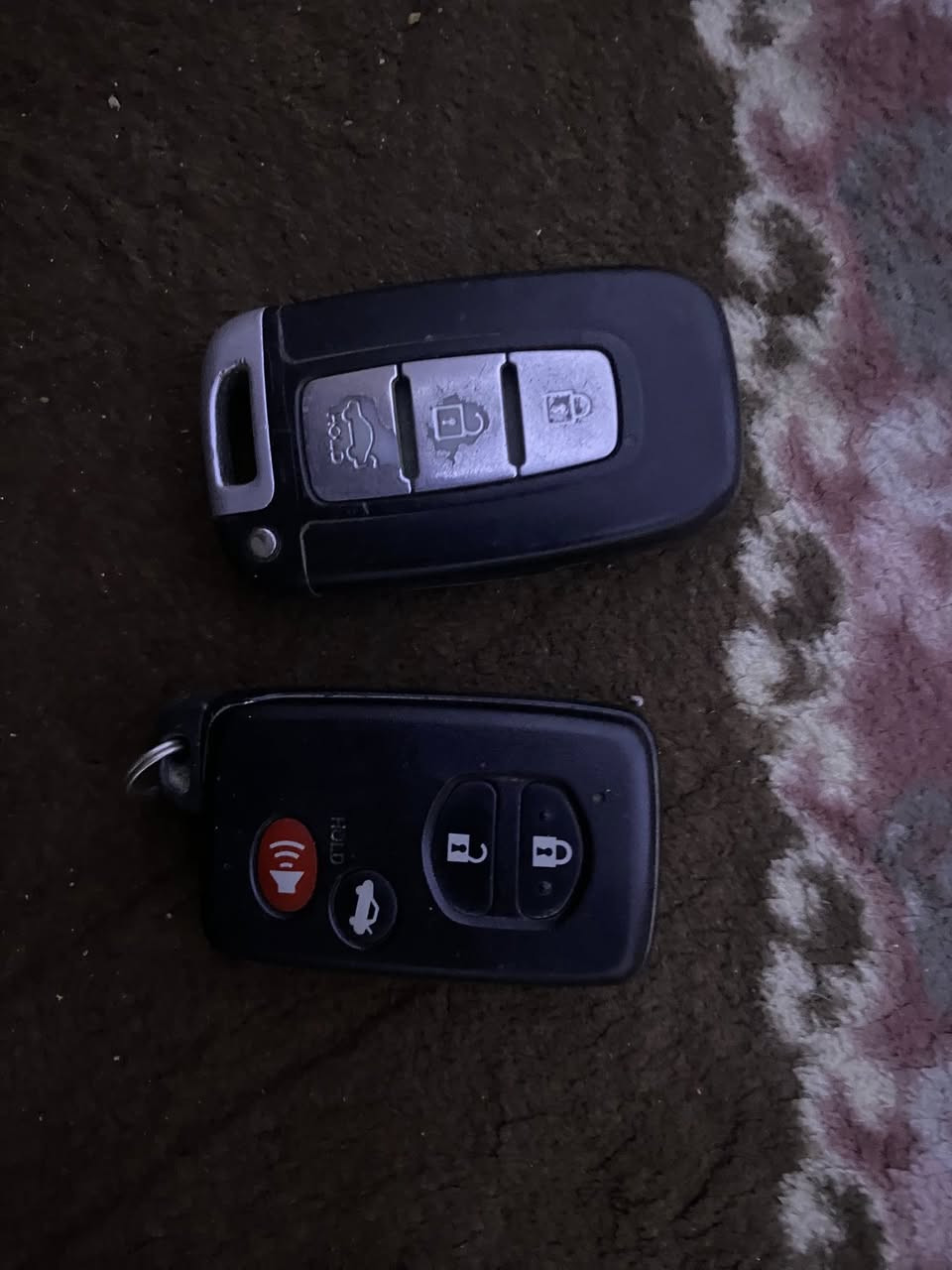 بصمات 2اصليات ومسجلات هم اصليات مكان بغداد الشعب *********** متوفر توصيل
