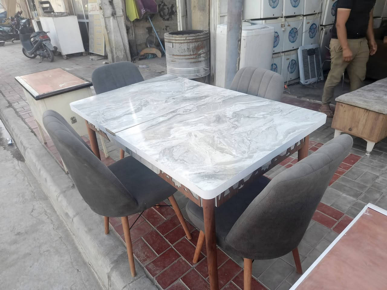 السلام عليكم
السلام عليكم
مزاد جوهره كربلاء البيع والشراء جميع إلاثاث الجديد والمستخدم المنزلي والفندقي والمكتبي 
وبأسعار تنافسية 
الحر الصغير قرب جامعة اهل البيت 
***********
@إشارة

