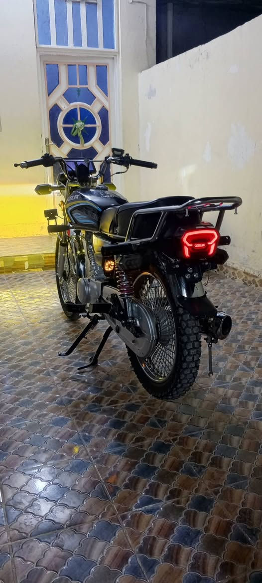 السلام عليكم ⬛دراجه (سونك) للبيع موديل 24طالعه بل 25دراجه خير من الله كفاله عامه 5 گير اوراق سكنر نضافه الدراجه 💯 دشبول طافي مكينه ما ممدود عليهه صبانه شلعه ومعدل تشگ الگاع✈️ لايتات زنون (اصفر وأبيض) دهن كل 15يوم ابدله دراجه ما متعوبه شغل وطلع وين ما تريد السعر (850) وبيهه مجال قليل مكاني واسط العزيزيه📍الشراي يتصل على الرقم (***********) خاص ما متواجد 📲خابر ودلل (شوف عينك لا تگلي شبيهه ما بيهه)
