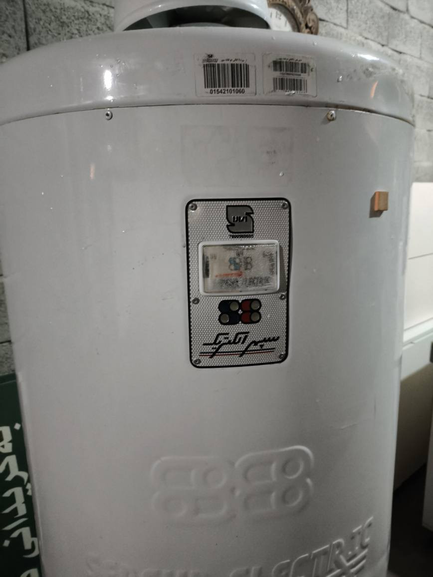 بو یله ر غازۆ کاره با 250لیتر زۆر که م به کار هاتوه بو فروشتن بای 100هه زار و معامله سلیمانی ڕاپه رین *********** السليمانية, العراق
