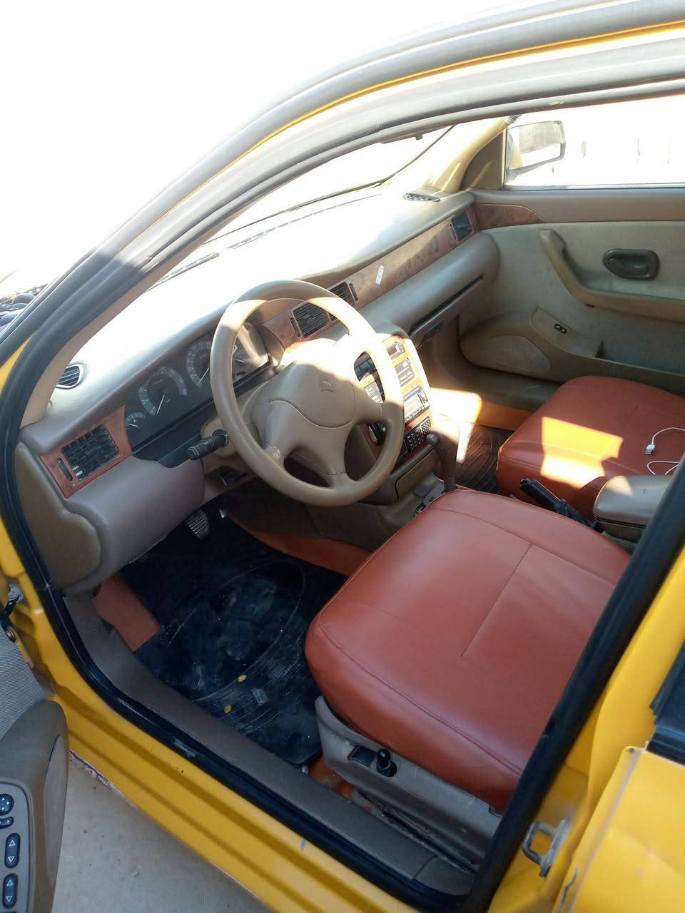 سلام عليكم سياره سمند للبيع محوره كورلا يارس سياره مكفولة من محرك وكير وصدر وكهربأيات غرفته‍ه نظيفه تايرات نظيفه باتري جديد فيتبم جديد منظومت تبريد كامله رقم بغداد سنويه ماصاقطه صاحبهه الشرعي موجود ابغداد اسعر ٣٥ ، اوبيهه مجال عنوان جلولاء رقم ***********
