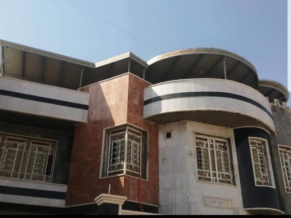 سلام عليكم شغل سقايف درجه اولا شخاط 3 امج 2 ملم كيربي 5/0 جسور ساقيه مرازيب اناره صبغ ضد الزنجار واجهت البيت نقش والشغل اكو حاضر وقصاد مكان البصره***********
