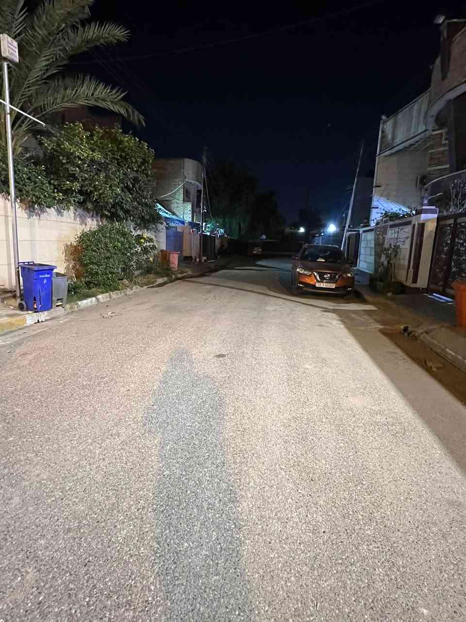 عقار للبيع 🏠
الموقع : حي الحسين / ضباط الملحانية موقع مميز قرب الشارع العام 
المساحة ٣٠٠ متر 
الواجهه ١٥ نزال ٢٠ 
يحتوي على :
٥ غرف نوم كبيرة (سويت)
مطبخ حار بارد 
صالة 
حولي 
استقبال 
٢ (لوندري) 
حديقة داخلية واسعة 
بناء حديث (٢٠٢١)
للاستفسار الاتصال:
 ***********
***********
واتساب
