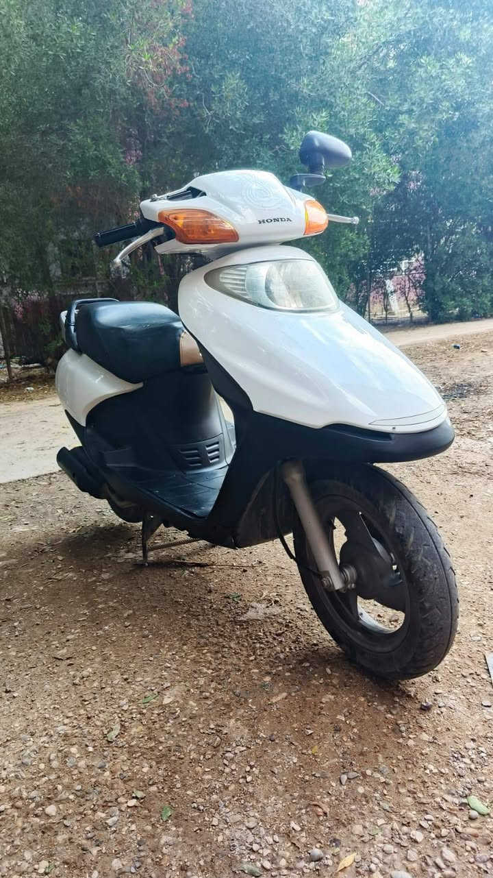 دراجه هوندا سبيسي خير من الله مفتوحه مرة وحدة شلعه ومعدل فول نضيفه كفرات ابو الختم اصلي كهربائيات شغاله دراجه خير من الله 500وبيهة مجال حك الجيه ***********
